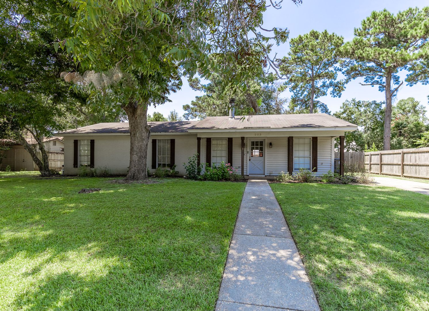 Fairhope House: 203 Patrician St.