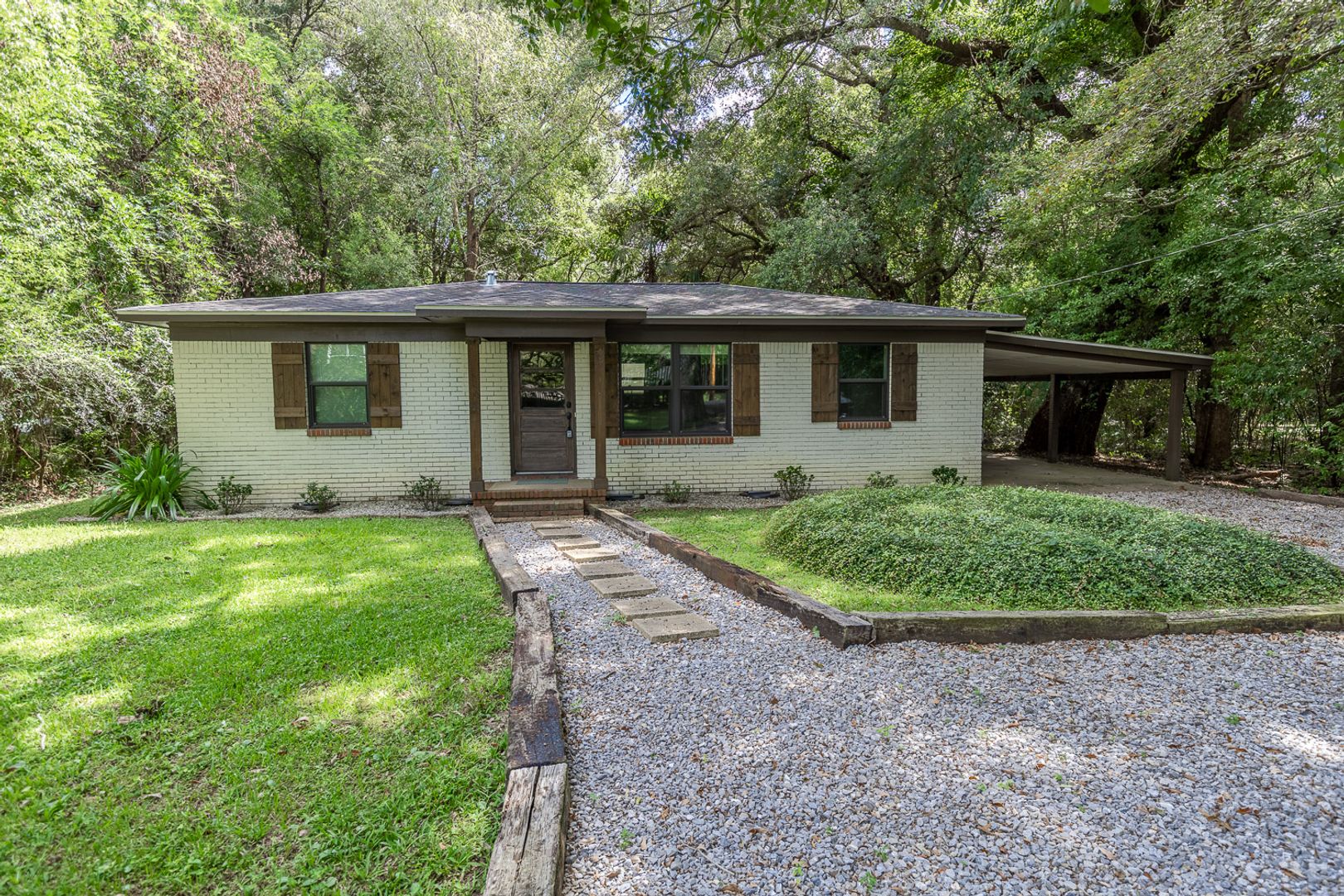Fairhope House: 556 Middle St