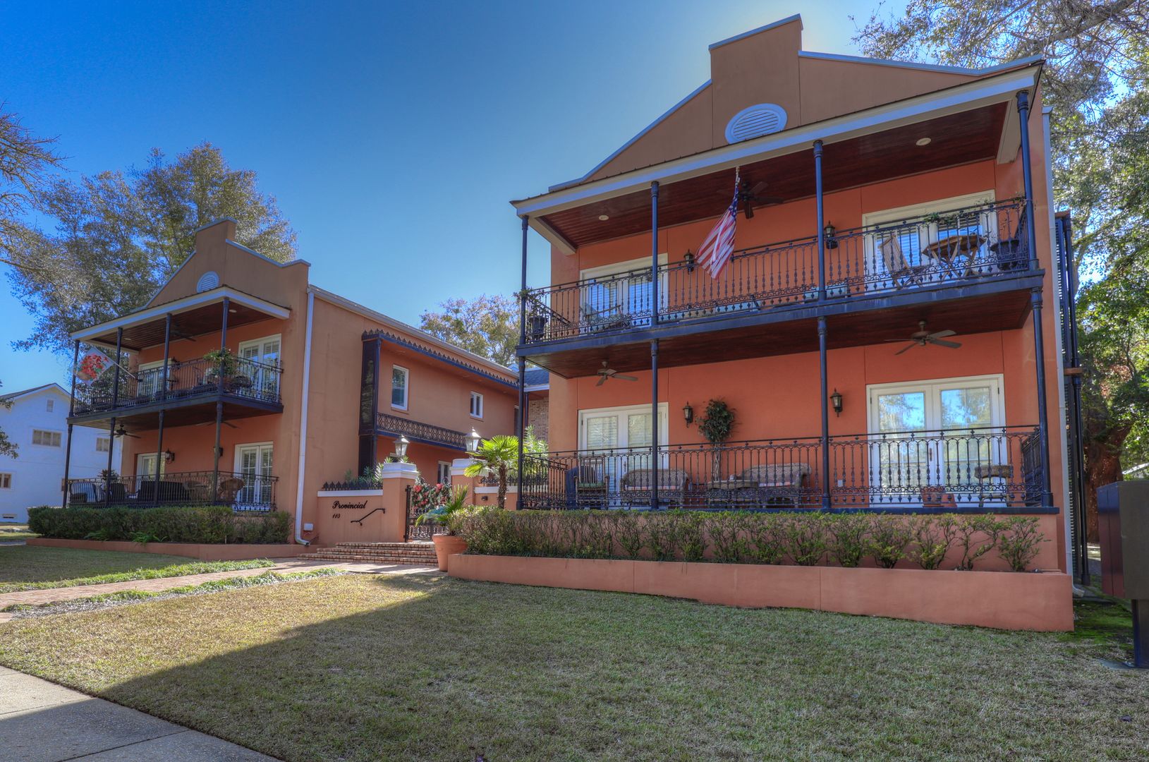 Fairhope House: 110 Fairhope Ave. #2