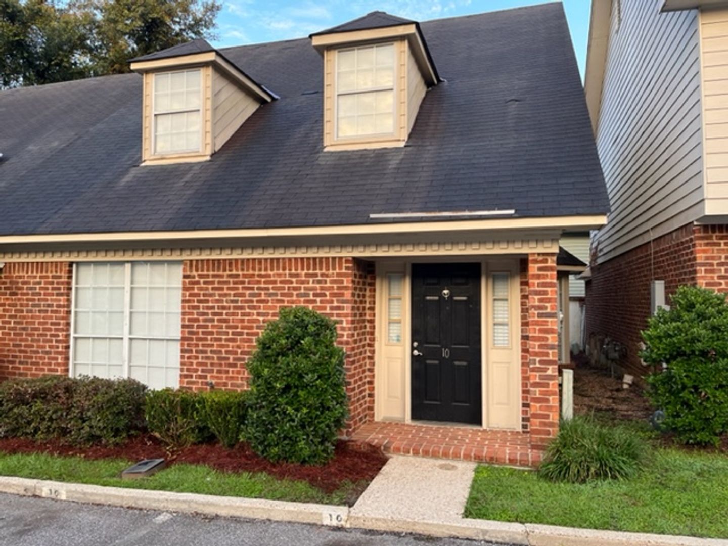Mobile Townhome: 6401 Cedar Bend Ct. Unit 10
