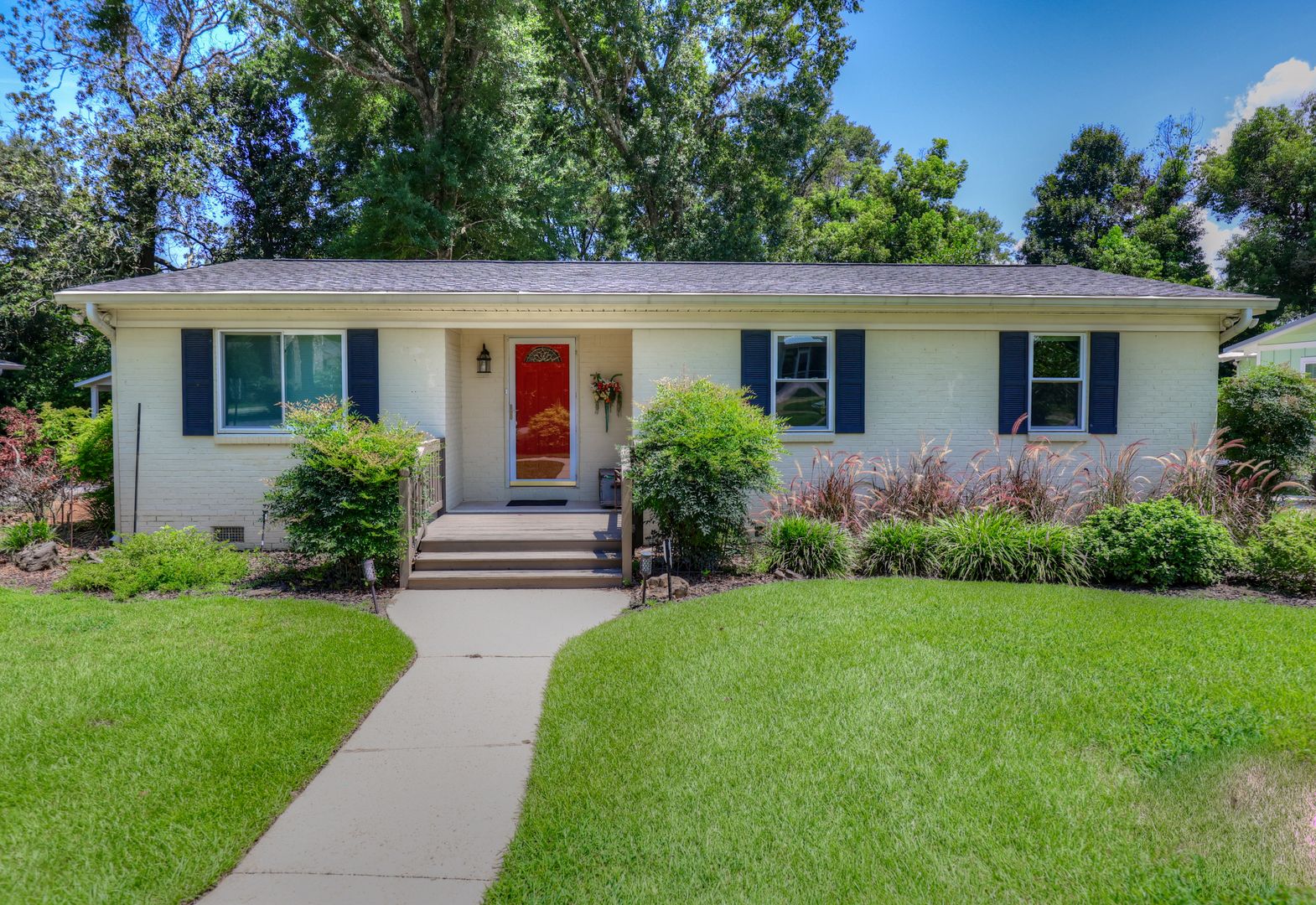 Fairhope House: 301 Perdido Ave.