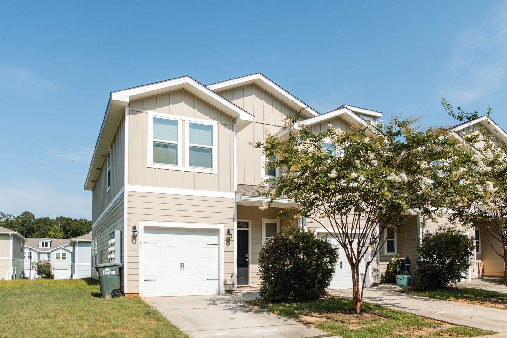 Daphne House: 25806 Pollard Rd. Unit 37