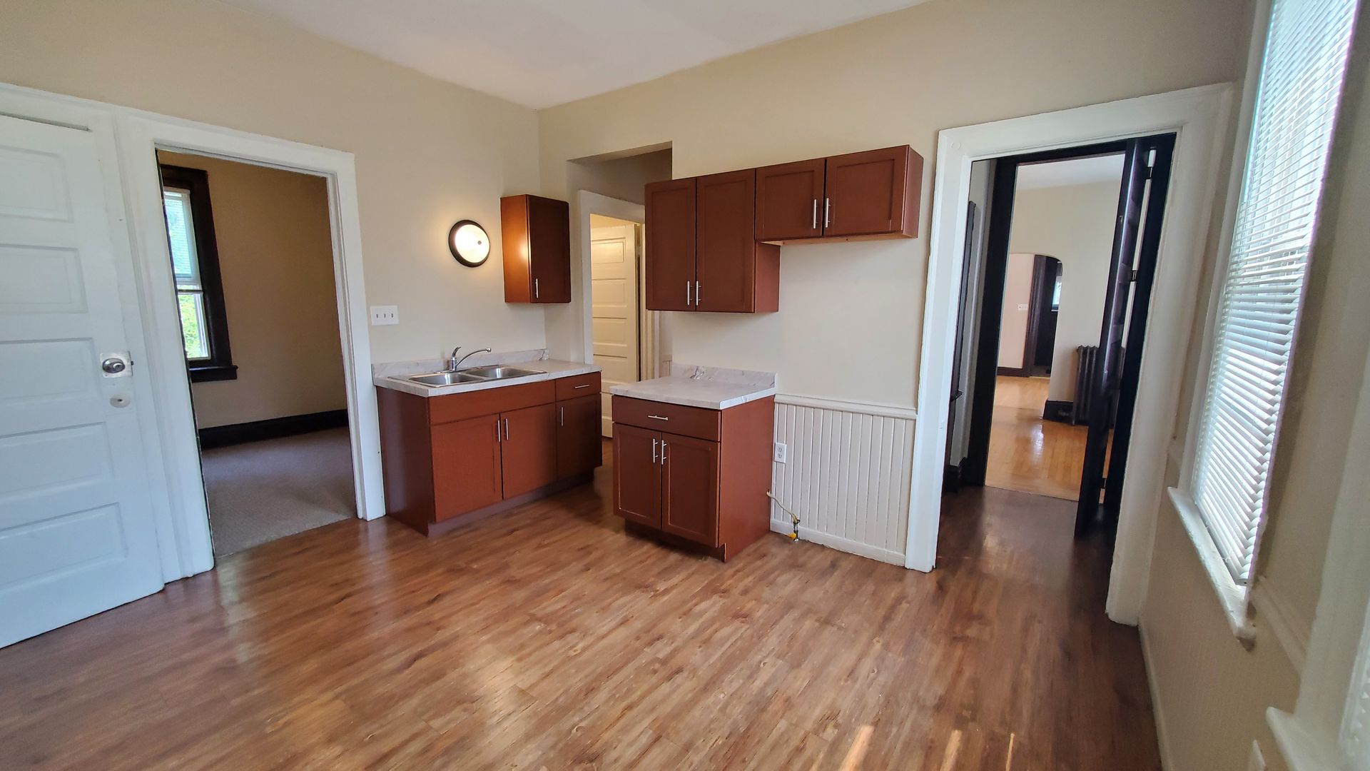 Milwaukee Apartment: 823 - 825 S 11th St