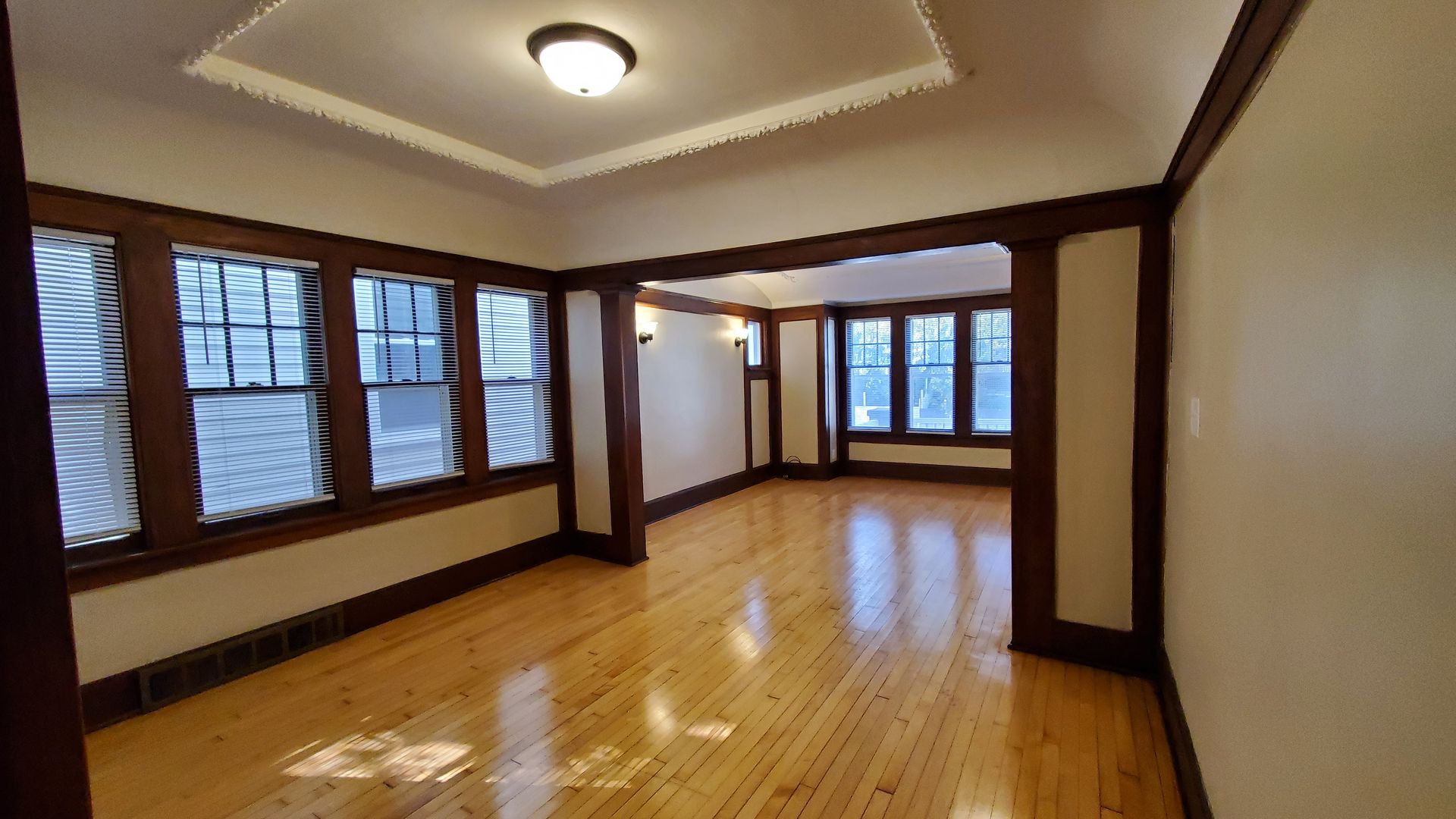 Milwaukee Apartment: 2562-2564 N 37th St