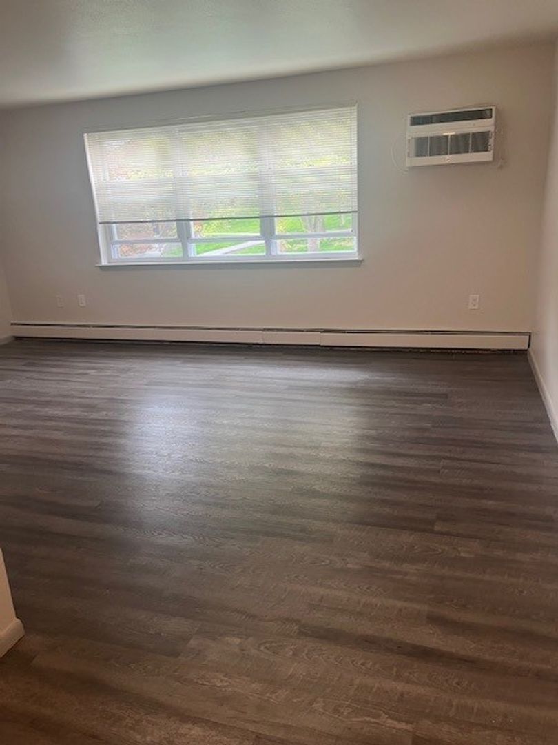 Rockwood Manor Apartments 5 of 9