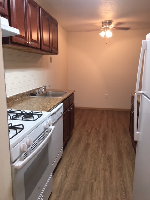 Rocky Hill Apartment: 35 Grimes Road