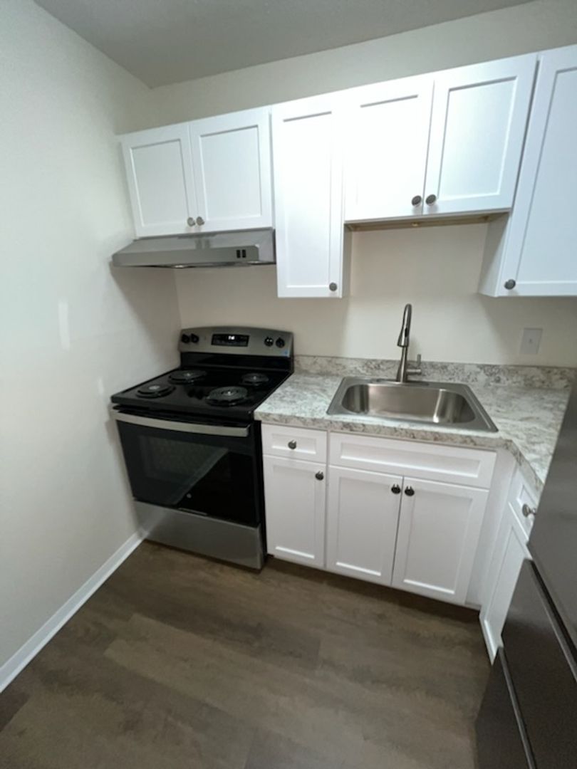 Ansonia Apartment: 80 Central Street