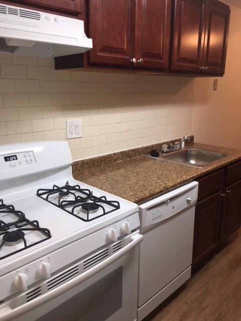 Rockwood Manor Apartments 7 of 9