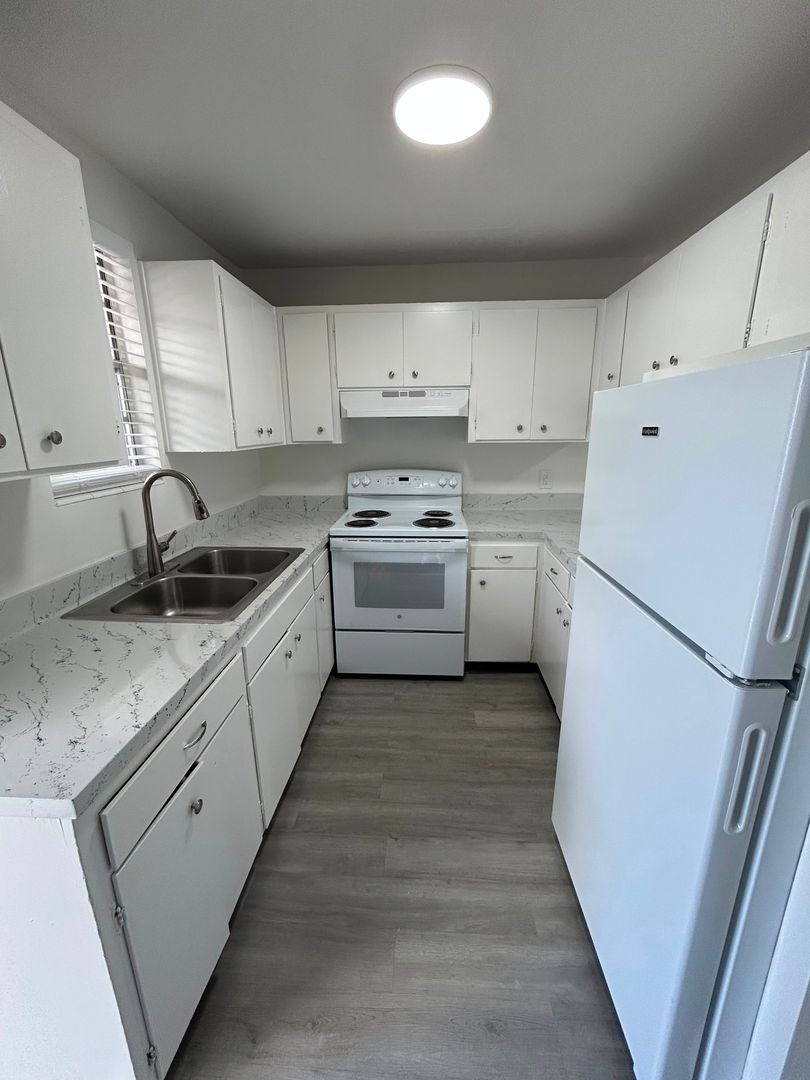 Jacksonville Apartment: 6455 San Juan Avenue