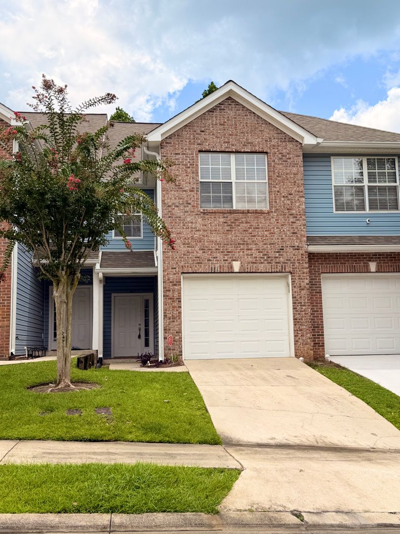 Tallahassee Townhome: 1320 Hendrix Rd #207