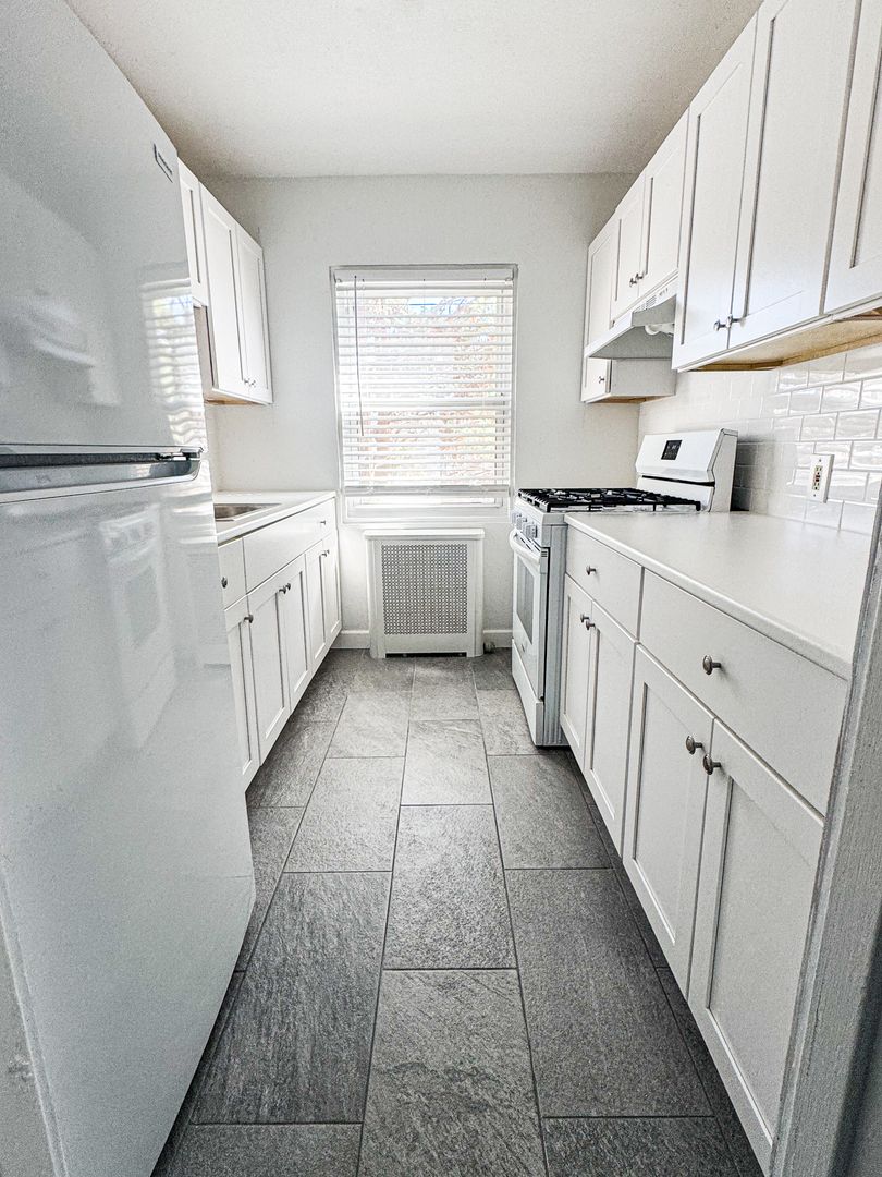 passaic Apartment: 262 Harrison Street