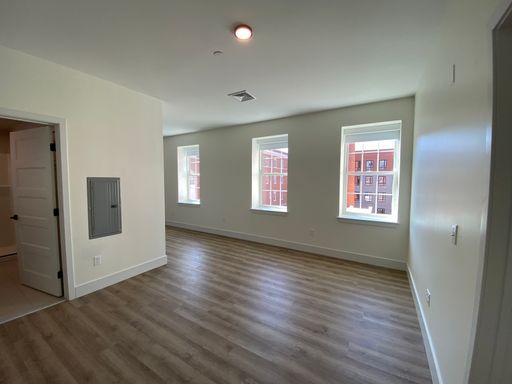 1-Bedroom Home with Bright Natural Light – photo 1