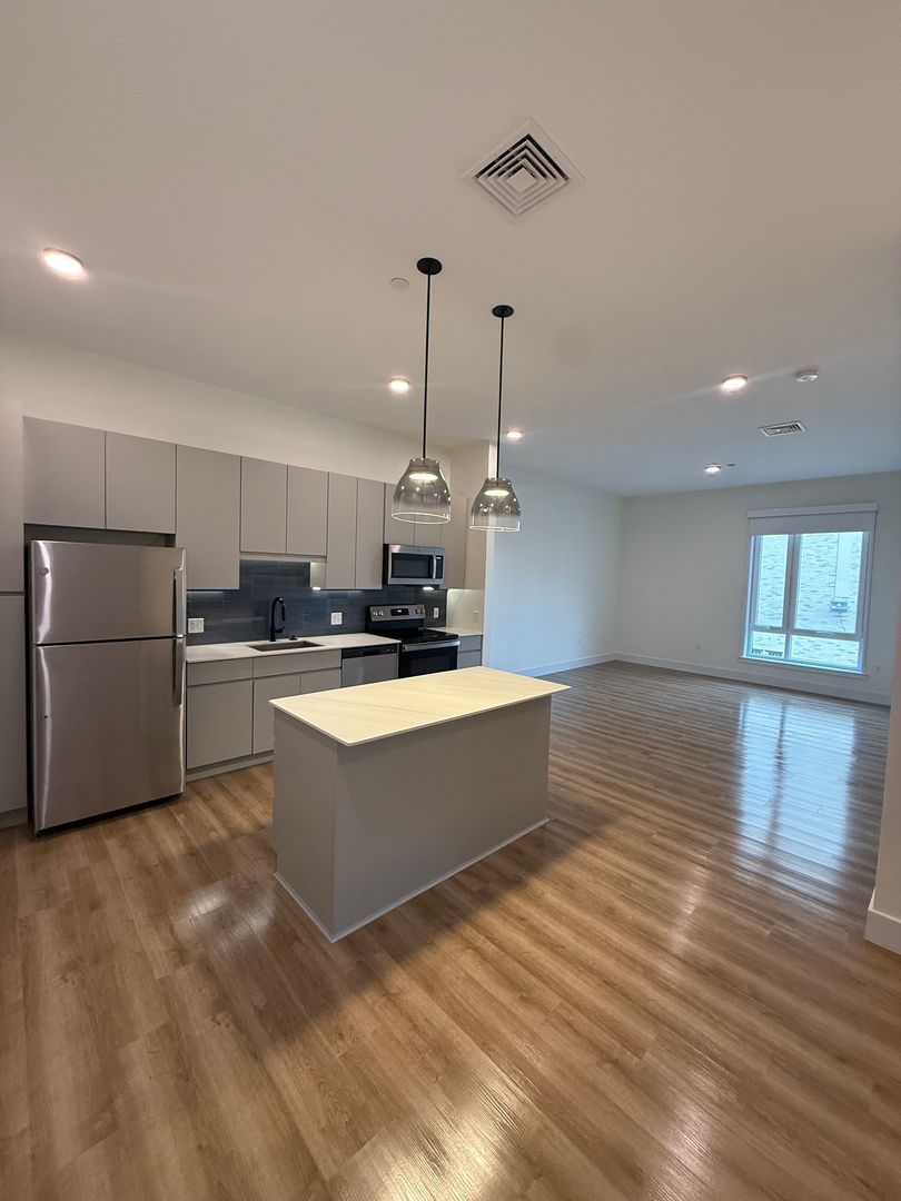 West Hartford Apartment: 1 Park Rd