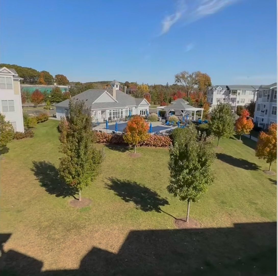 Old Saybrook Apartment: 7 N Main St