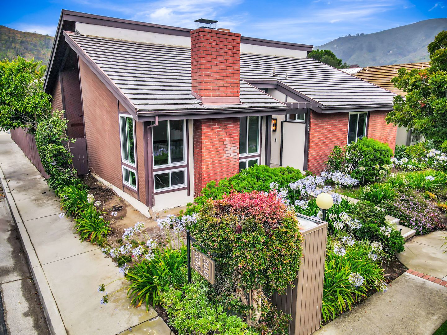 Pacific Palisades House: 1329 Avenida De Cortez