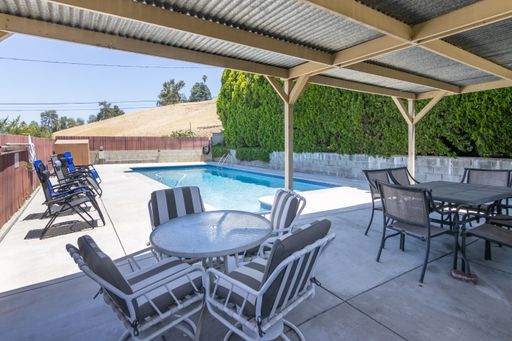 Charming 3 Bedroom 2 Bath Ranch -Style home