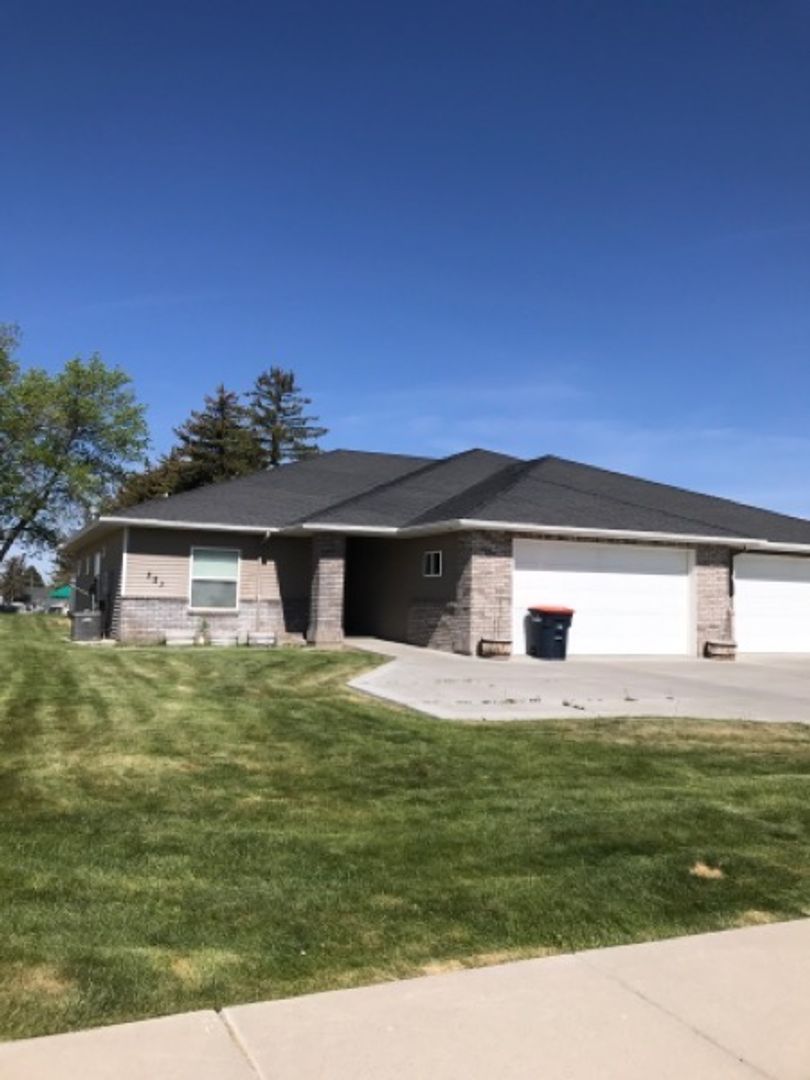 Twin Falls Townhome: 321 Aspenwood Dr