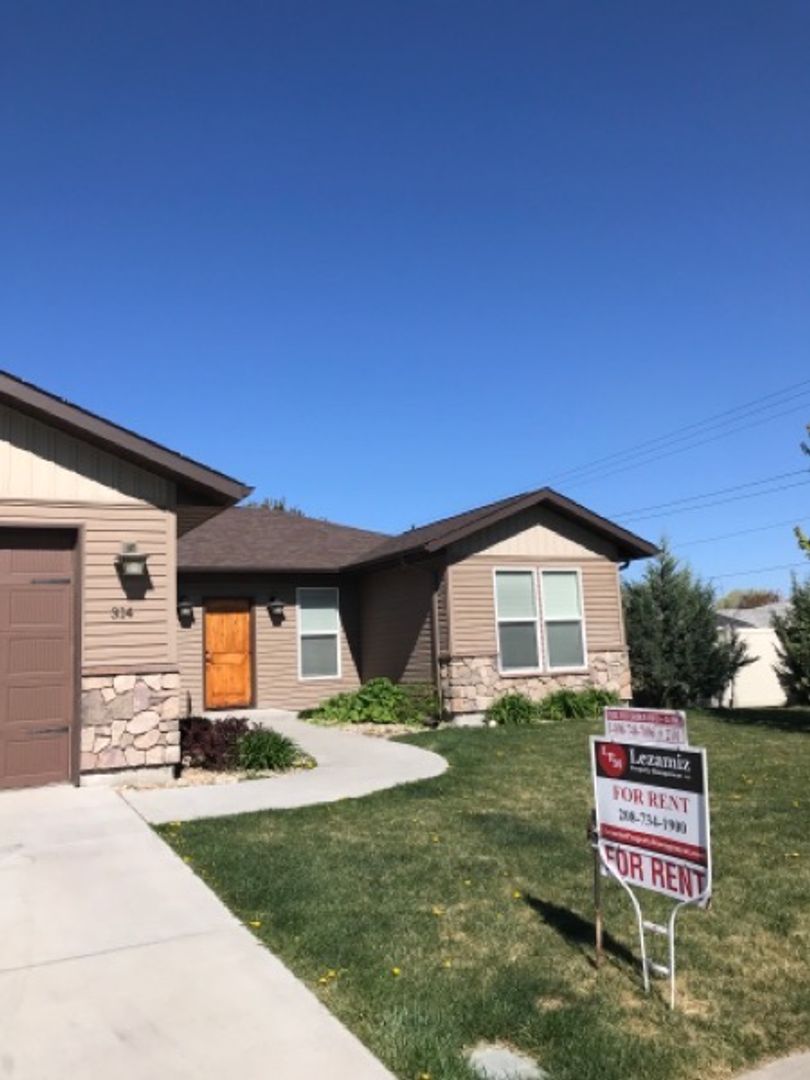Twin Falls House: 314 Jeweler St