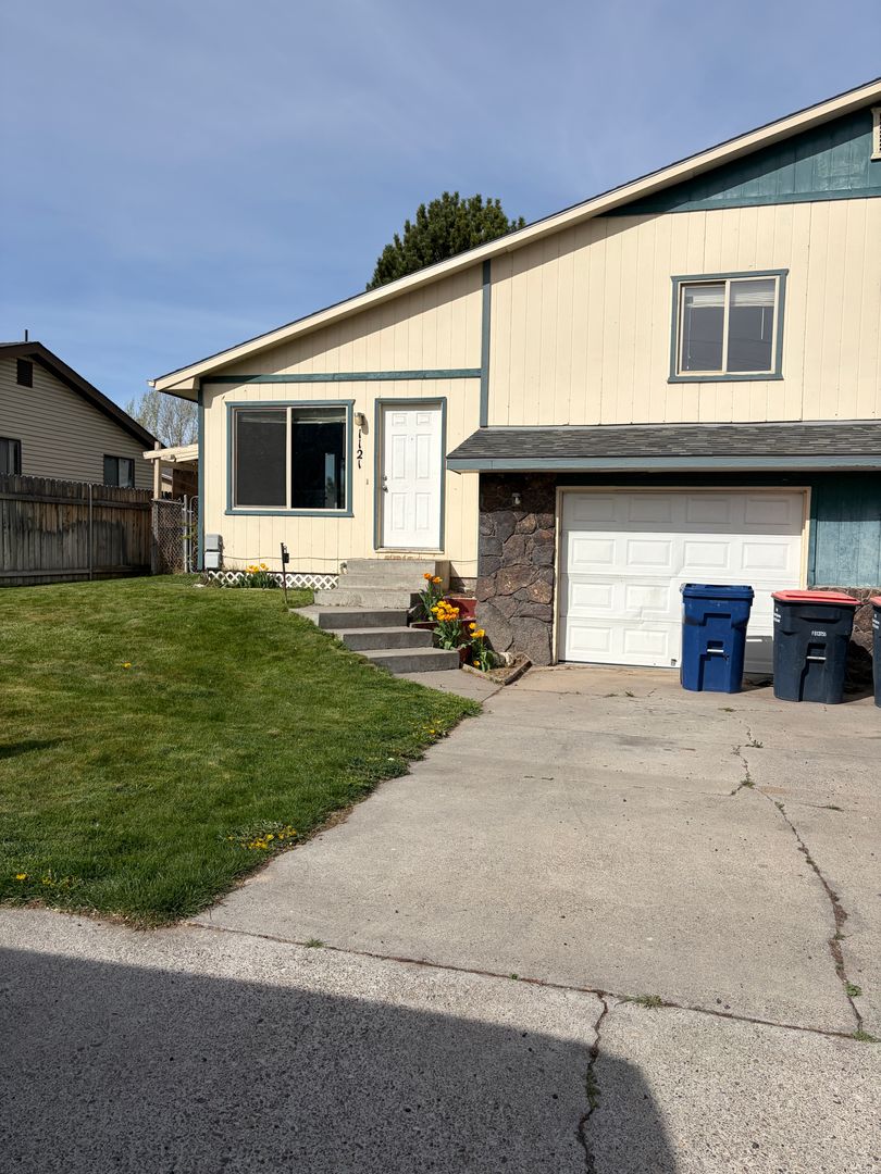 Twin Falls House: 1121 Imperial St