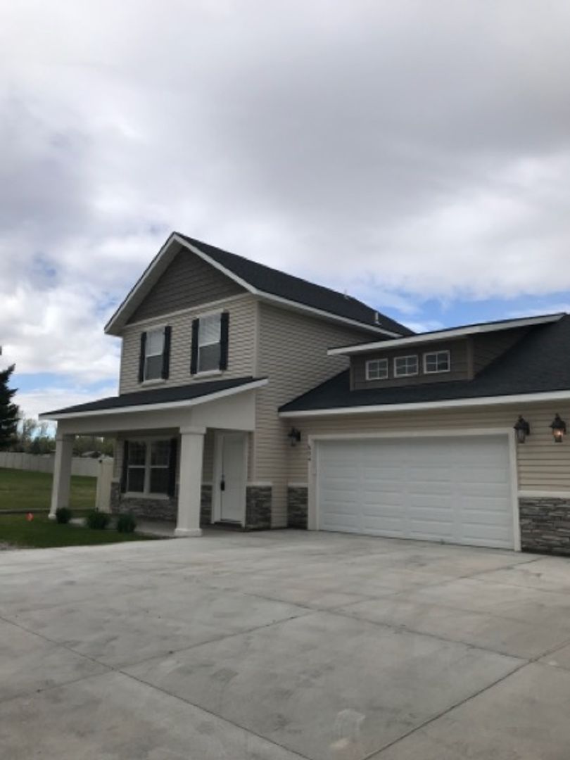 Twin Falls Townhome: 654 Heidi Ave