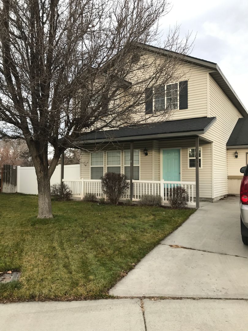 Twin Falls House: 1831 Teton Court