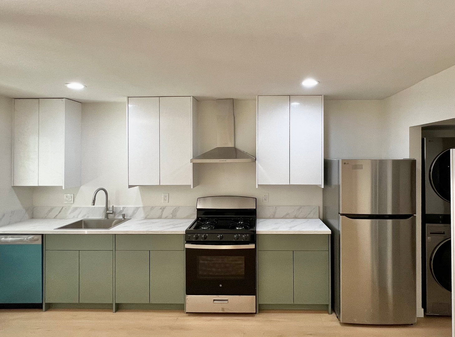 Los Angeles Apartment: 1249 South Westgate ave