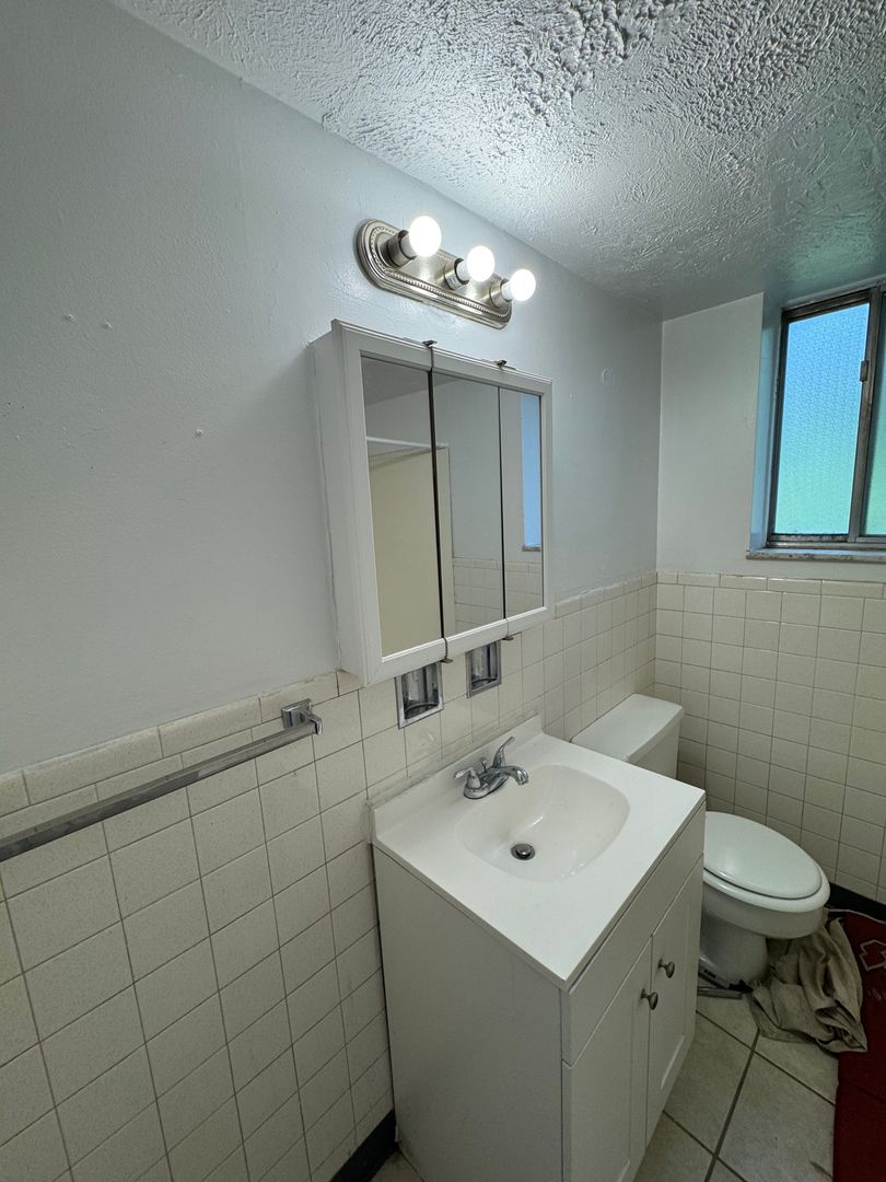 Stow Apartment: 4491 Hudson Dr