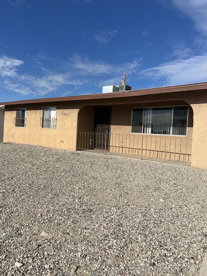 Lake Havasu City House: 2857 Daytona Ave