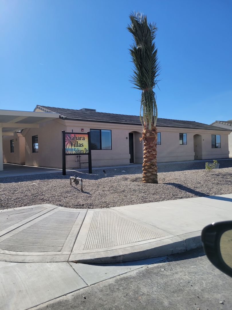 Lake Havasu City Apartment: 2110 Sahara Dr