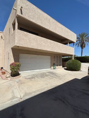 Golf Course Condo – photo 1