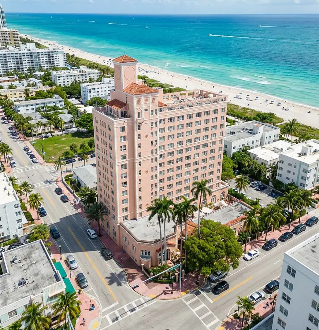 Miami Beach Apartment: 800 Washington Ave