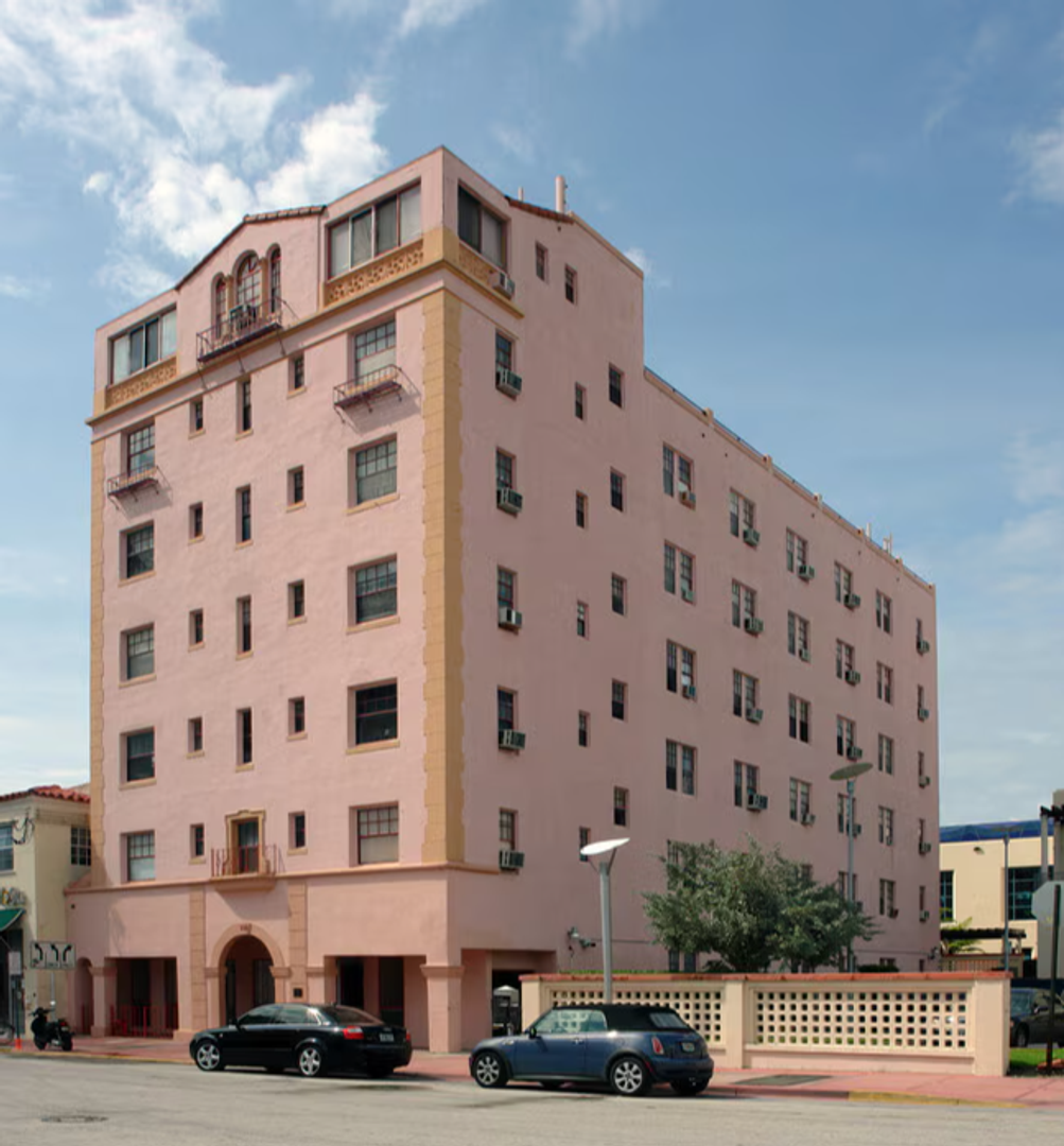 Miami Beach Apartment: 220 23rd Street