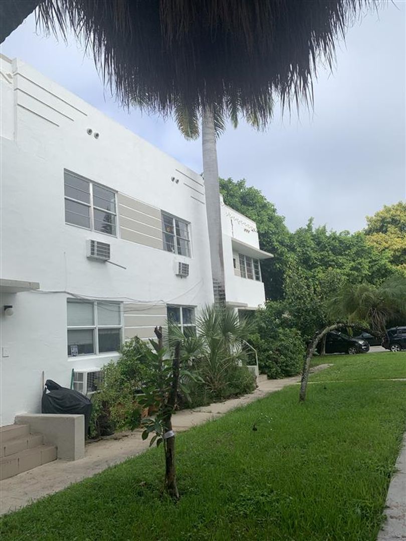 Miami Beach Apartment: 720 15th Street