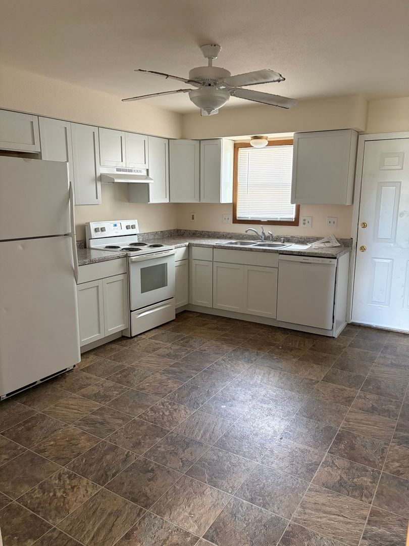 Hartford Apartment: 825 Wheelock Avenue