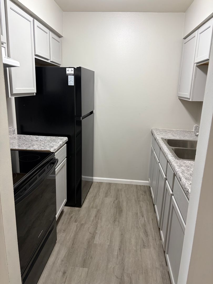 Waterloo Apartment: 580 Knowlton St