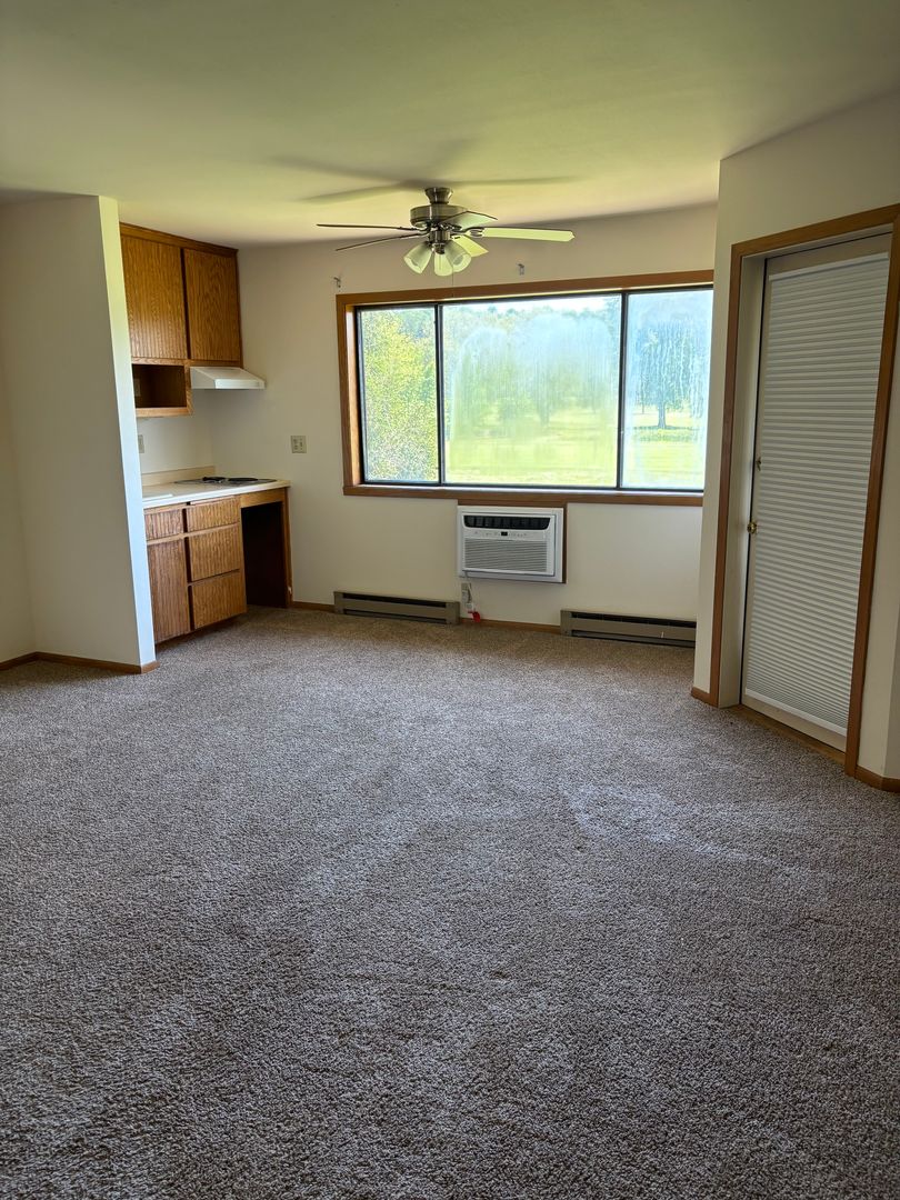 Sherwood Apartment: W5075 Golf Course Rd.