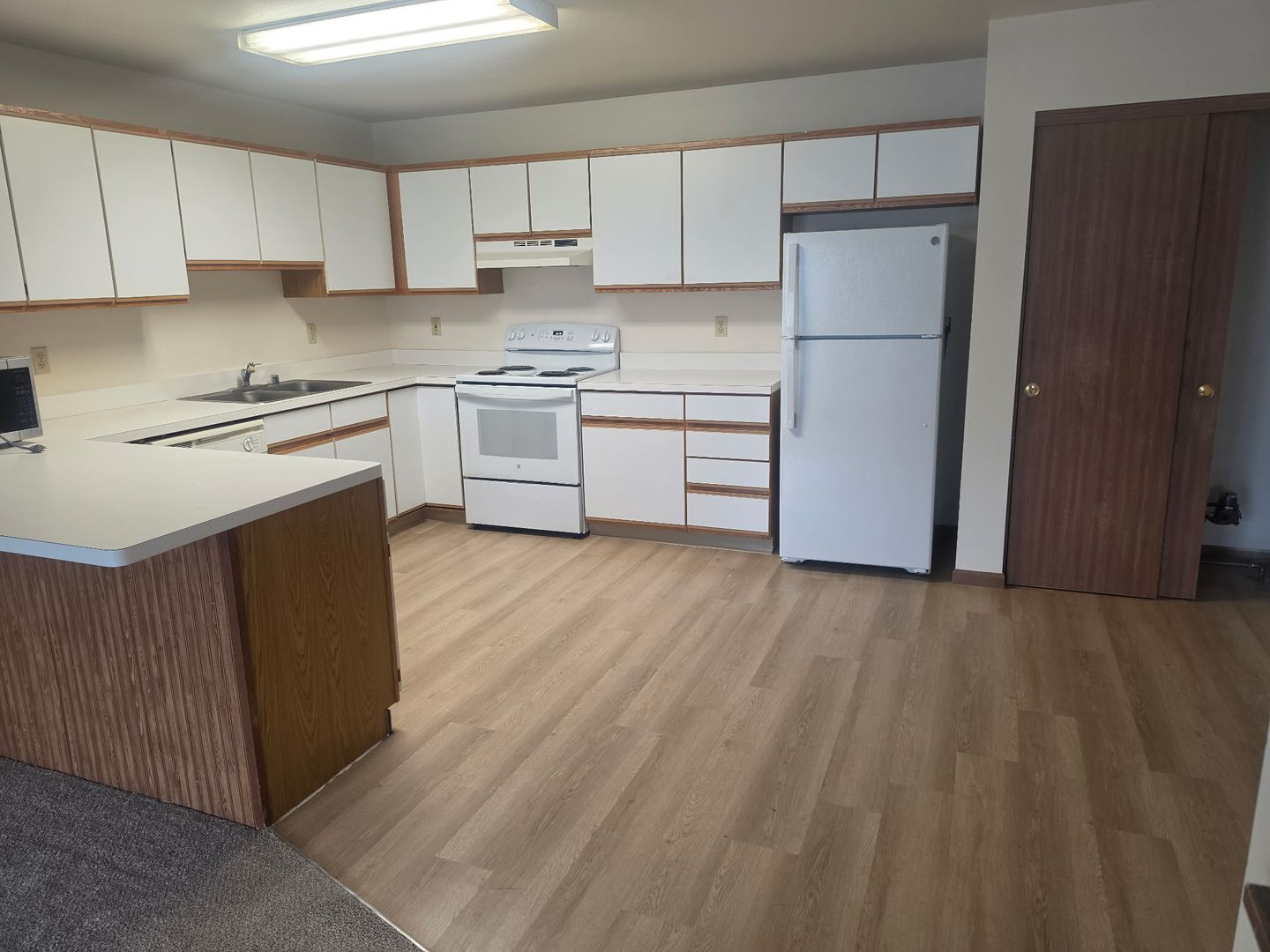 Elkhorn Apartment: 37 West Street