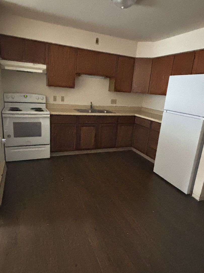 Mt Horeb Apartment: 202 North Brookwood Dr - 202