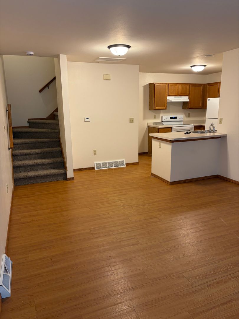 Watertown Apartment: 1142 Boughton St.