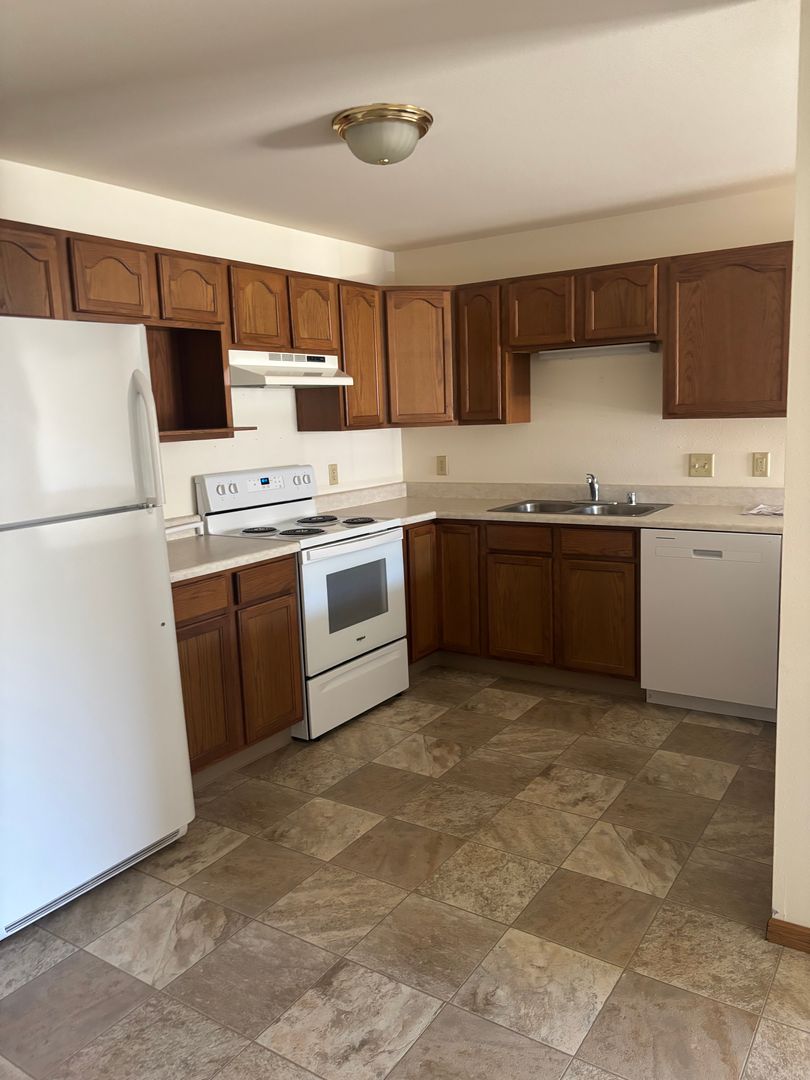 Ixonia Apartment: W1081 Lewis Lane