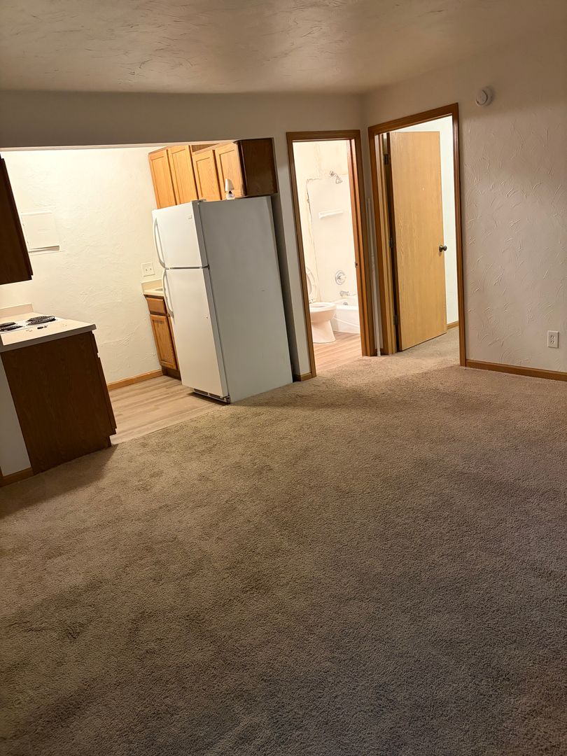 Madison Apartment: 1105 MacArthur Road