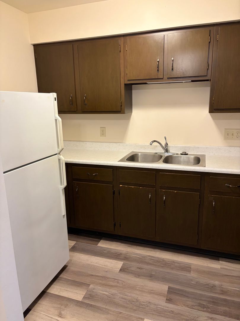 Coumbus Apartment: 123 Parkview Circle