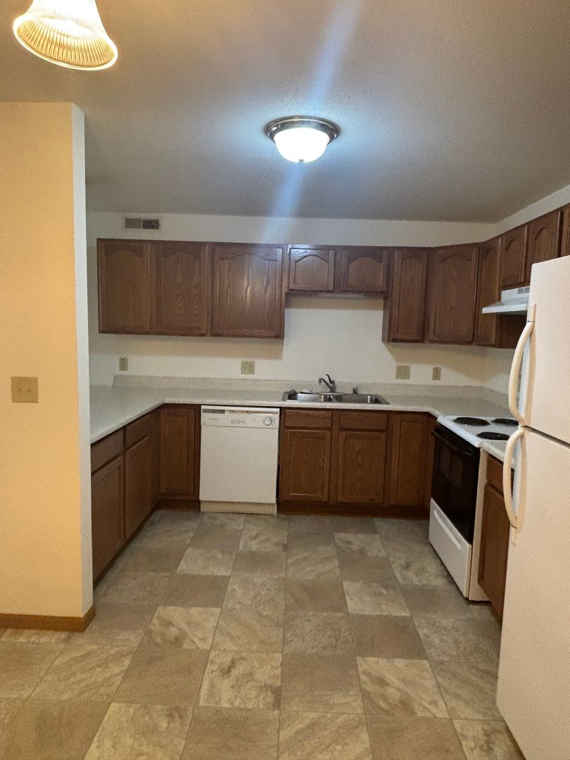 Ixonia Apartment: W1085 Lewis Lane