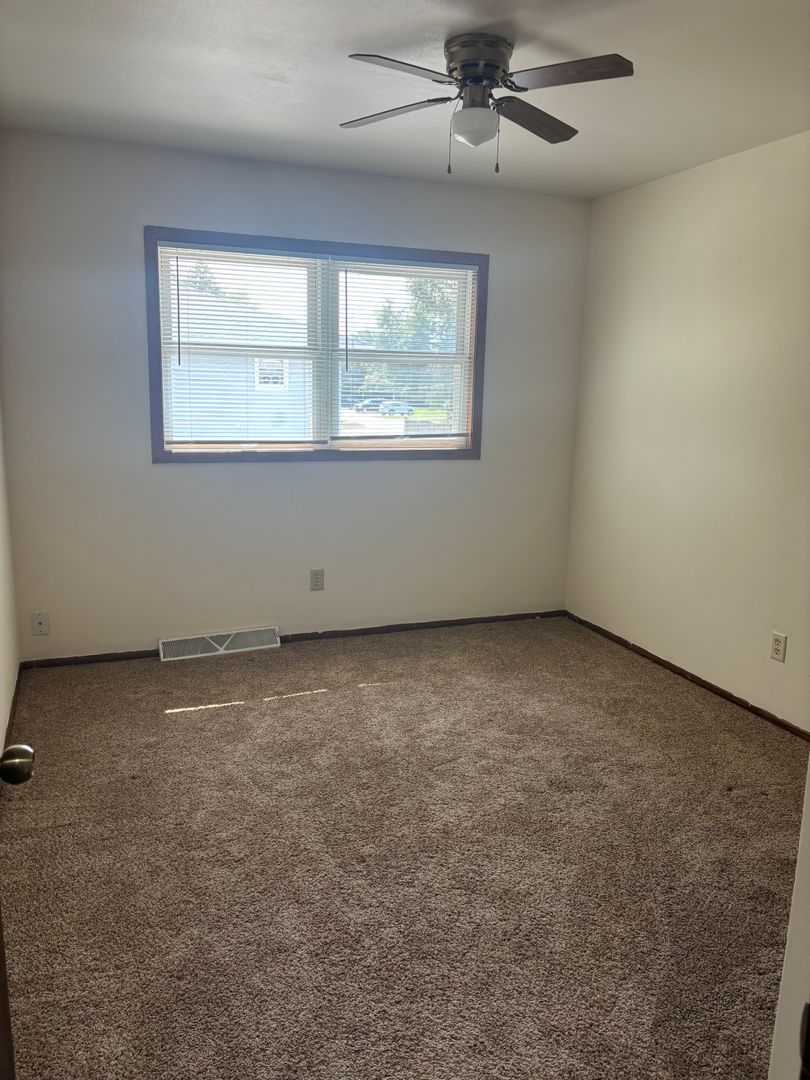 West Bend Apartment: 505-507-509-511