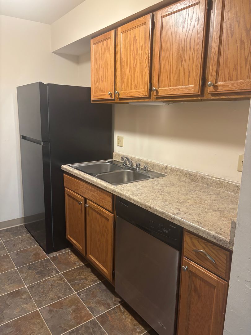 Ripon Apartment: 721 W Thorne Street