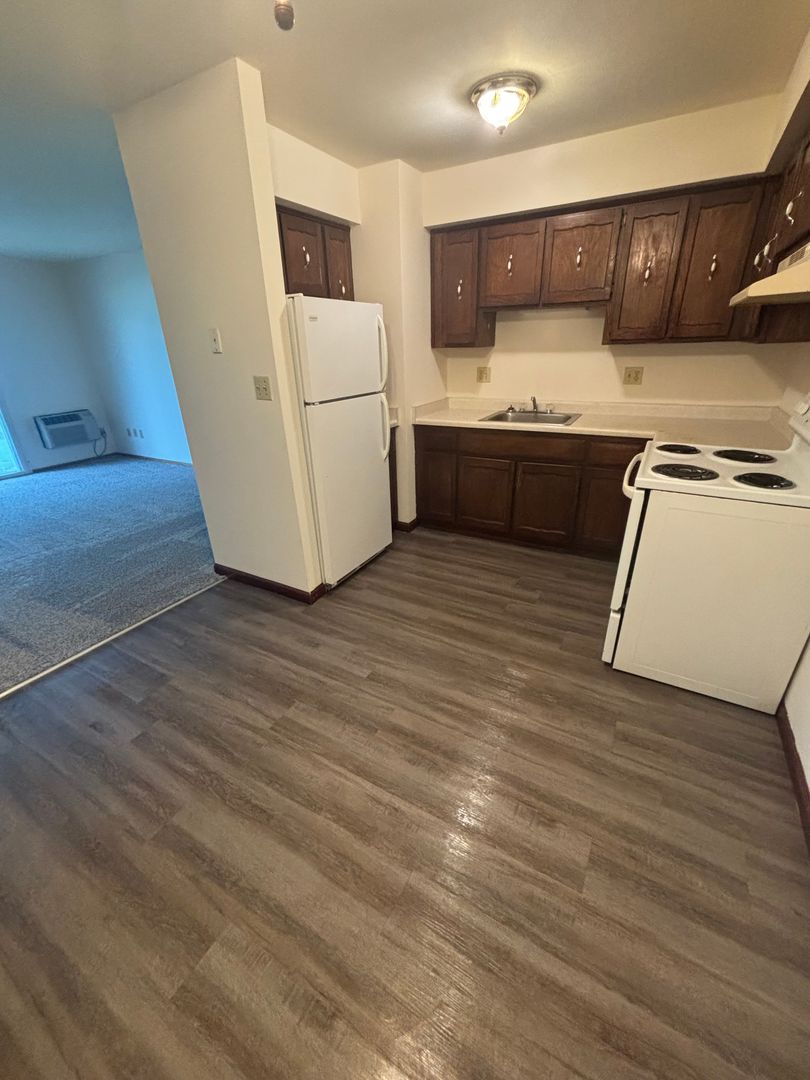 Plymouth Apartment: 911 Fairview Drive