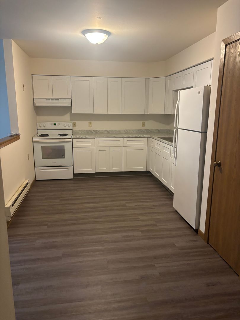 Mt Horeb Apartment: 202 North Brookwood Dr - 202