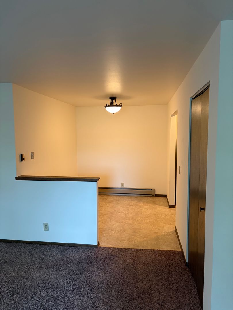 Coumbus Apartment: 123 Parkview Circle