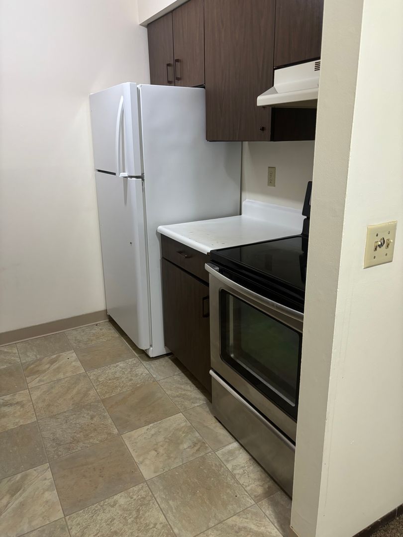 Waterloo Apartment: 580 Knowlton St