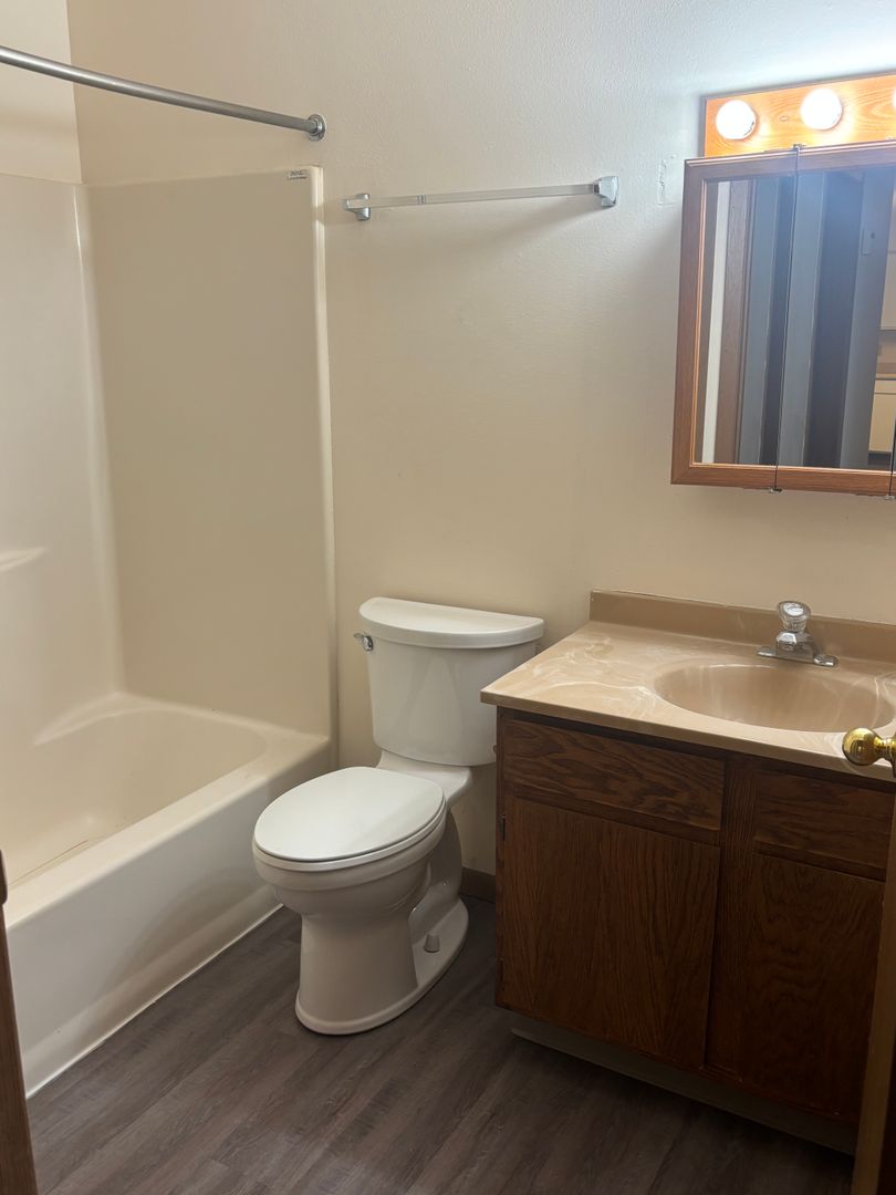 Mt Horeb Apartment: 202 North Brookwood Dr - 202